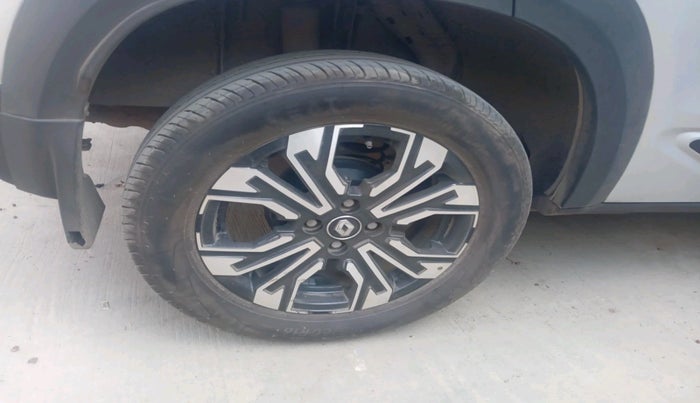 2023 Renault Kiger RXZ AMT, Petrol, Automatic, 22,497 km, tyre