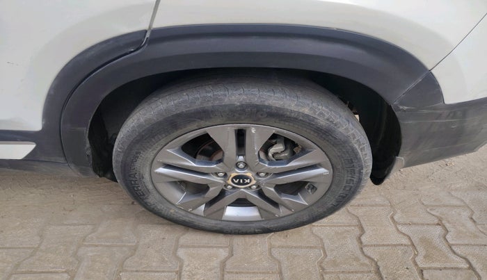 2021 KIA SELTOS HTX 1.5 DIESEL, Diesel, Manual, 1,05,063 km, tyre