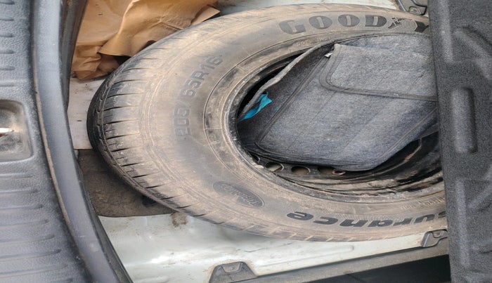 2021 KIA SELTOS HTX 1.5 DIESEL, Diesel, Manual, 1,05,063 km, tyre