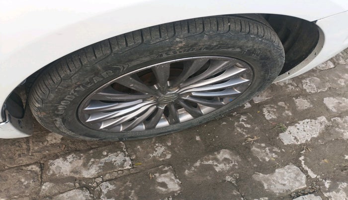 2017 Maruti Ciaz ALPHA DIESEL 1.3, Diesel, Manual, 91,282 km, tyre