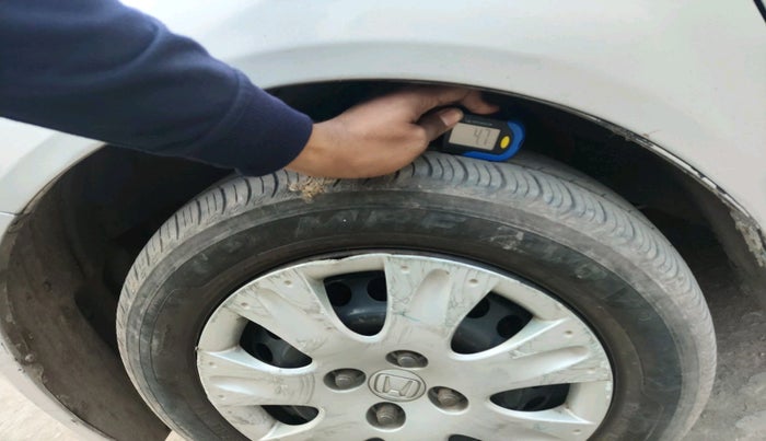 2013 Honda Brio S MT, Petrol, Manual, 48,219 km, tyre