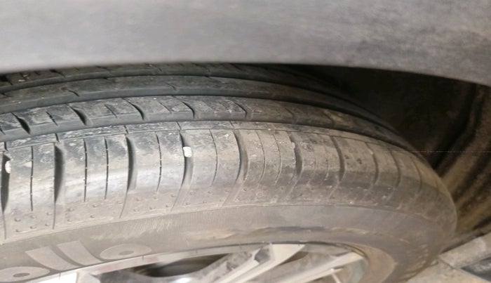 2024 Mahindra XUV700 AX 7 LUXURY D AT 7 STR, Diesel, Automatic, 7,595 km, tyre