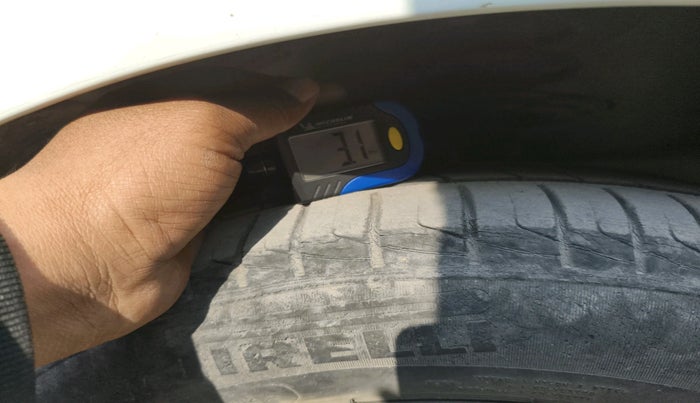 2015 Maruti Ciaz ZXI+, Petrol, Manual, 1,03,874 km, tyre