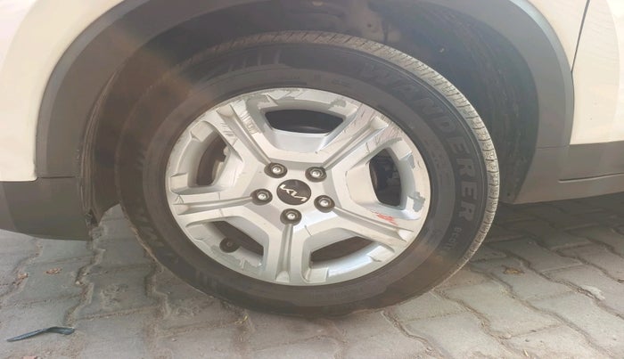 2023 KIA SONET HTK PLUS 1.2 PETROL MT, Petrol, Manual, 31,609 km, tyre