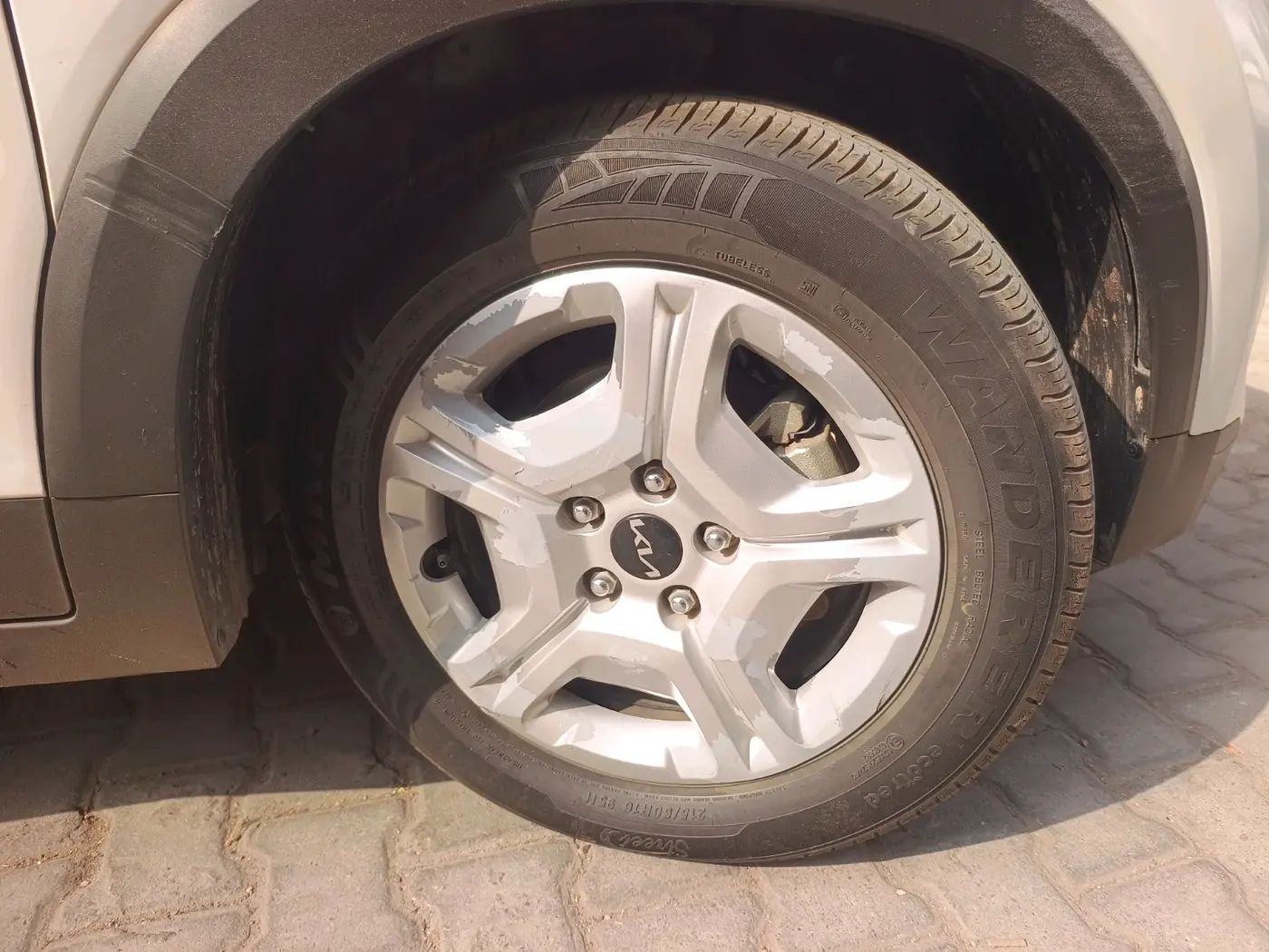 2023 KIA SONET HTK PLUS 1.2 PETROL MT, Petrol, Manual, 31,609 km, tyre