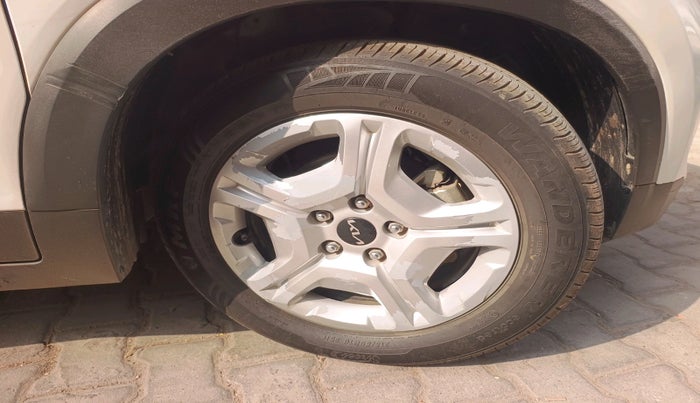 2023 KIA SONET HTK PLUS 1.2 PETROL MT, Petrol, Manual, 31,609 km, tyre