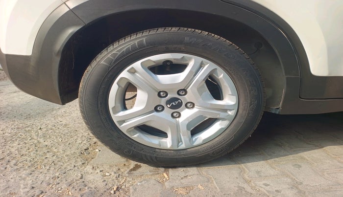 2023 KIA SONET HTK PLUS 1.2 PETROL MT, Petrol, Manual, 31,609 km, tyre