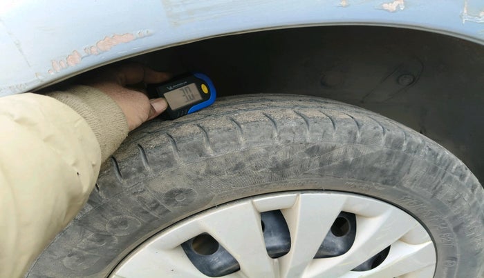 2011 Toyota Etios G, Petrol, Manual, 1,33,350 km, tyre