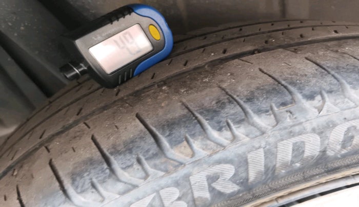 2019 Maruti Ertiga VXI SHVS, Petrol, Manual, 41,781 km, tyre