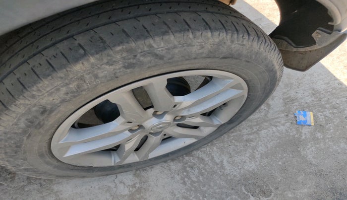 2022 Renault TRIBER RXZ, Petrol, Manual, 55,976 km, tyre