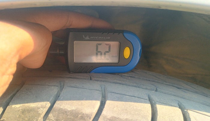 2015 Hyundai Grand i10 SPORTZ 1.2 KAPPA VTVT, Petrol, Manual, 73,196 km, tyre