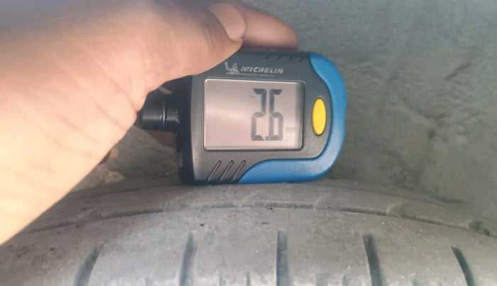 2015 Hyundai Grand i10 SPORTZ 1.2 KAPPA VTVT, Petrol, Manual, 73,196 km, tyre