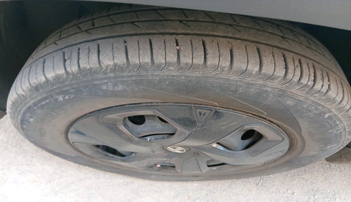 2023 Tata PUNCH ADVENTURE AMT, Petrol, Automatic, 57,387 km, tyre