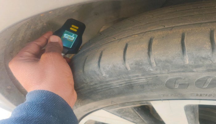 2023 MG HECTOR PLUS SAVVY PRO 1.5 TURBO CVT 7 STR, Petrol, Automatic, 19,504 km, tyre