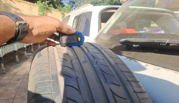 2014 Ford Ecosport TITANIUM 1.5L DIESEL (OPT), Diesel, Manual, 1,21,635 km, tyre