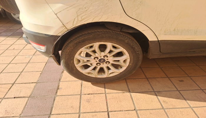 2014 Ford Ecosport TITANIUM 1.5L DIESEL (OPT), Diesel, Manual, 1,21,635 km, tyre