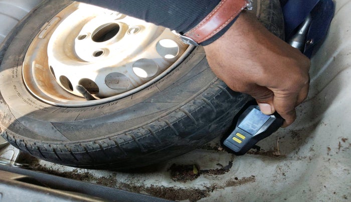 2016 Maruti Alto 800 STD, Petrol, Manual, 78,969 km, tyre