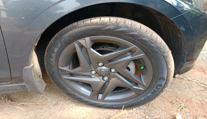 2022 Hyundai NEW I20 SPORTZ 1.2 MT, Petrol, Manual, 61,104 km, tyre