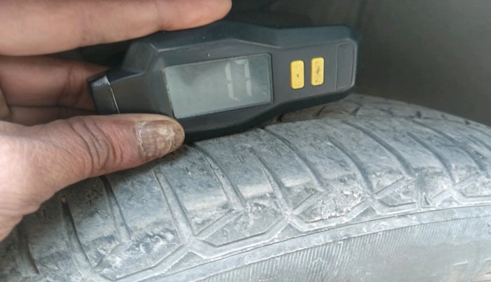 2011 Maruti Swift Dzire VXI, Petrol, Manual, 1,67,650 km, tyre