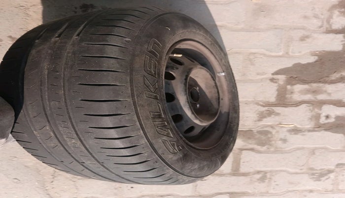 2011 Maruti Swift Dzire VXI, Petrol, Manual, 1,67,650 km, tyre