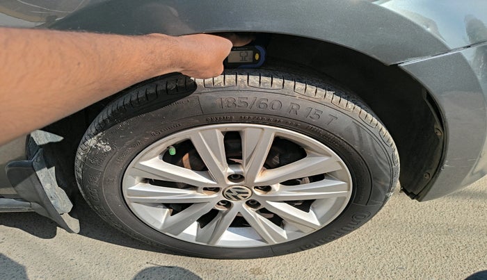 2014 Volkswagen Polo HIGHLINE1.2L, Petrol, Manual, 70,428 km, tyre