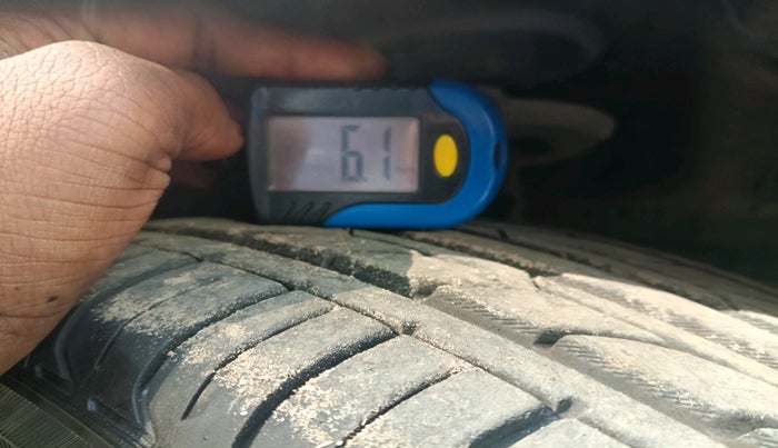 2013 Maruti Ertiga ZDI, Diesel, Manual, 1,27,894 km, tyre