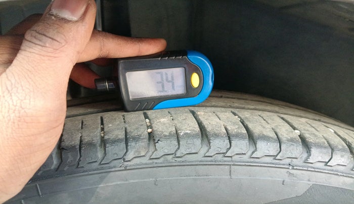 2013 Maruti Ertiga ZDI, Diesel, Manual, 1,27,894 km, tyre