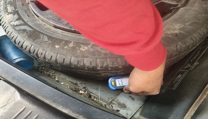 2015 Maruti S Cross ZETA 1.3, Diesel, Manual, 1,05,456 km, tyre