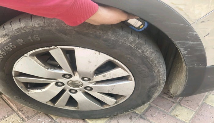 2015 Maruti S Cross ZETA 1.3, Diesel, Manual, 1,05,456 km, tyre