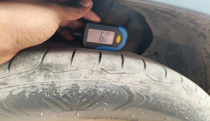 2025 KIA SELTOS HTE (O)1.5 Petrol MT, Petrol, Manual, 5,744 km, tyre