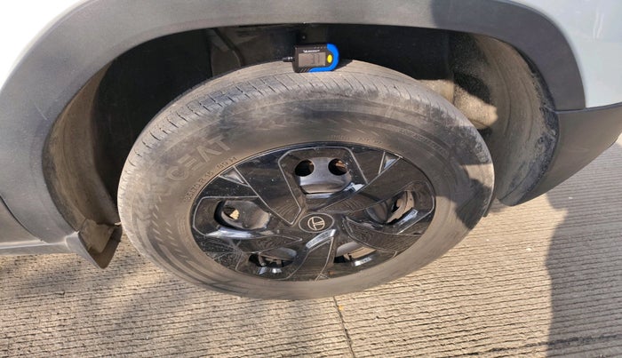 2024 Tata PUNCH ADVENTURE RHYTHM CNG, Petrol, Manual, 13,059 km, tyre