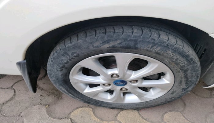 2012 Ford Figo TITANIUM 1.4 DIESEL, Diesel, Manual, 1,19,269 km, tyre