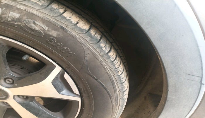 2017 Renault Captur RXL DIESEL, Diesel, Manual, 1,44,976 km, tyre