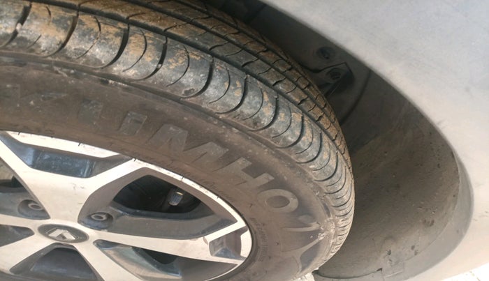 2017 Renault Captur RXL DIESEL, Diesel, Manual, 1,44,976 km, tyre