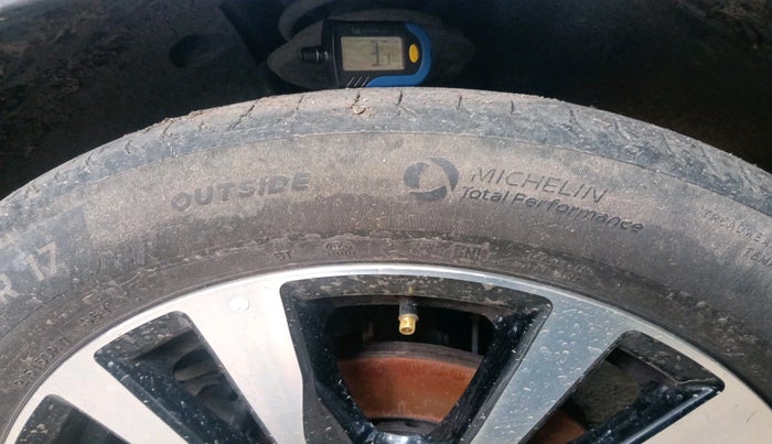 2019 Nissan Kicks XV PREMIUM O DUAL TONE DIESEL, Diesel, Manual, 37,189 km, tyre