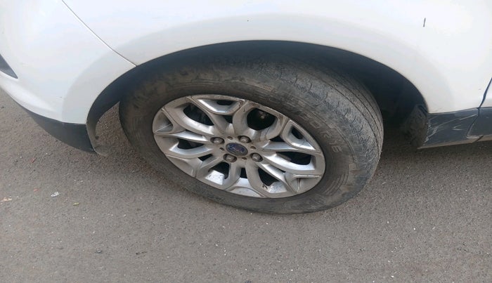 2014 Ford Ecosport TITANIUM 1.5L DIESEL, Diesel, Manual, 1,30,360 km, tyre