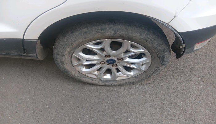 2014 Ford Ecosport TITANIUM 1.5L DIESEL, Diesel, Manual, 1,30,360 km, tyre