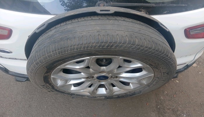 2014 Ford Ecosport TITANIUM 1.5L DIESEL, Diesel, Manual, 1,30,360 km, tyre