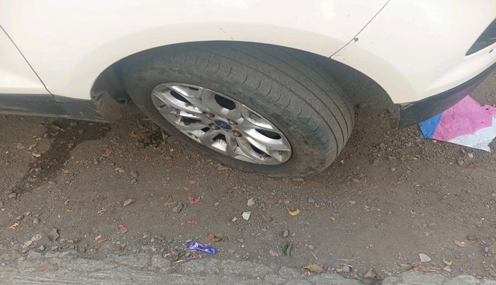 2014 Ford Ecosport TITANIUM 1.5L DIESEL, Diesel, Manual, 1,30,360 km, tyre