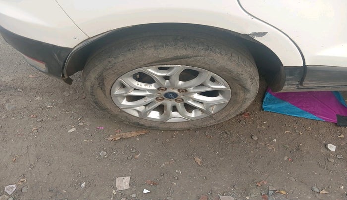 2014 Ford Ecosport TITANIUM 1.5L DIESEL, Diesel, Manual, 1,30,360 km, tyre