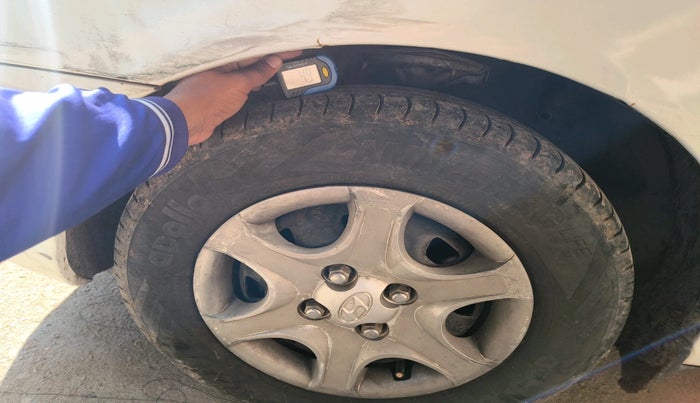 2011 Hyundai Accent EXECUTIVE, Petrol, Manual, 1,12,669 km, tyre