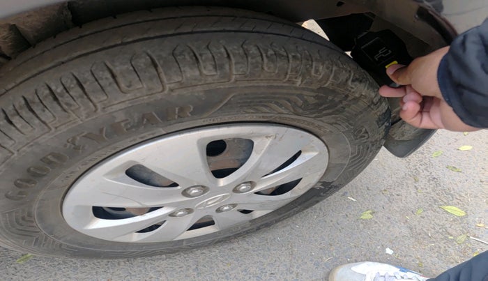 2012 Hyundai i10 MAGNA 1.2, Petrol, Manual, 98,693 km, tyre