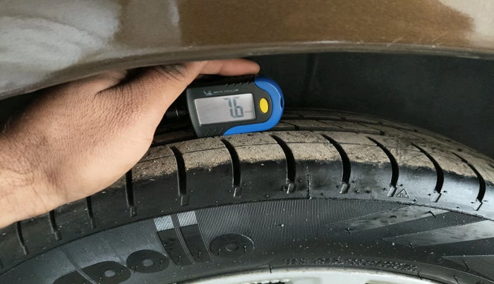 2018 Maruti Ciaz DELTA 1.5 SHVS MT PETROL, Petrol, Manual, 80,448 km, tyre