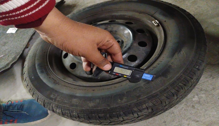 2014 Maruti Swift VXI, Petrol, Manual, 99,802 km, tyre