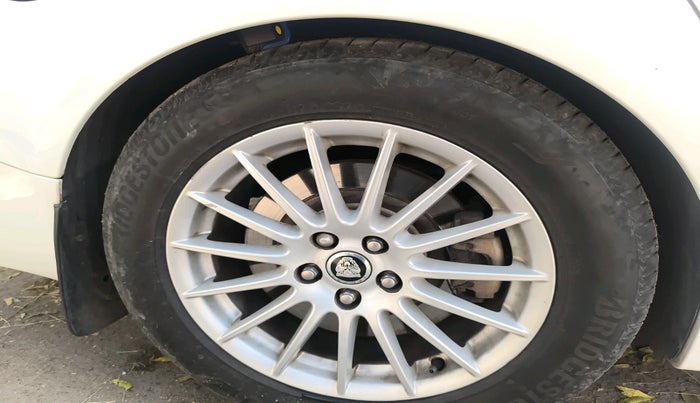 2013 Jaguar XF 2.2 DIESEL LUXURY, Diesel, Automatic, 87,672 km, tyre