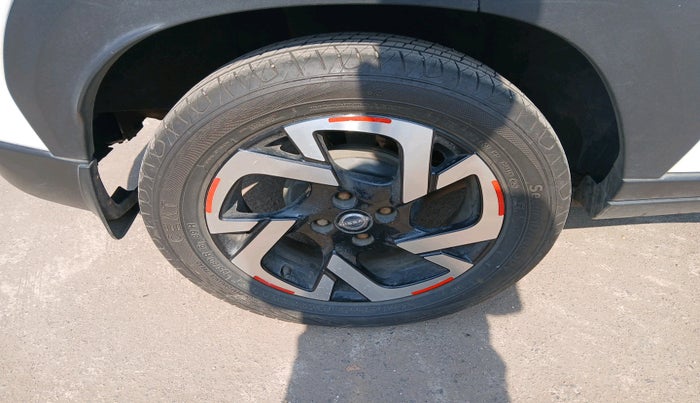 2022 Nissan MAGNITE XV RED EDITION, Petrol, Manual, 35,808 km, tyre