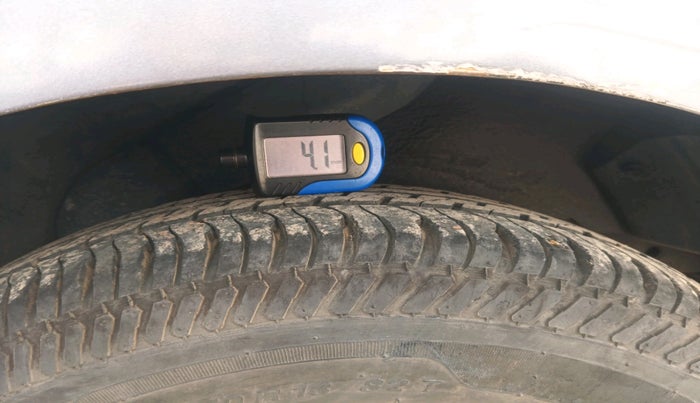 2014 Hyundai i10 MAGNA 1.1, Petrol, Manual, 49,539 km, tyre