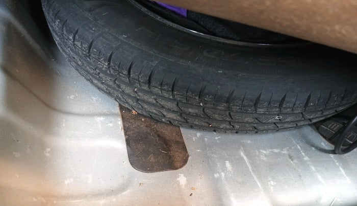 2023 Hyundai AURA S 1.2 CNG, Petrol, Manual, 49,247 km, tyre