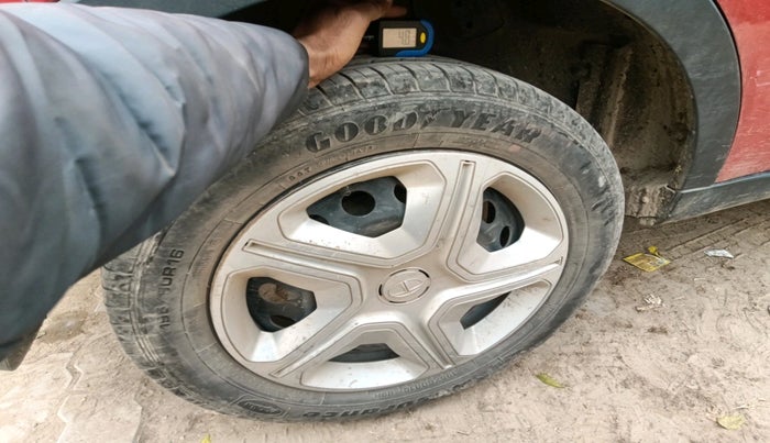 2019 Tata NEXON XM PETROL, Petrol, Manual, 54,775 km, tyre