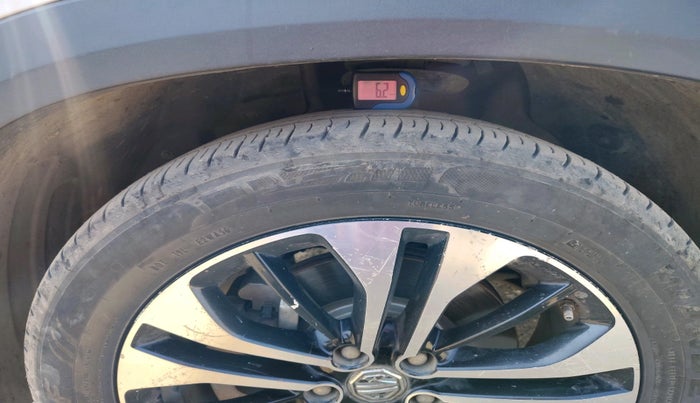 2021 MG HECTOR SHARP 2.0 DIESEL DUAL TONE, Diesel, Manual, 1,41,907 km, tyre